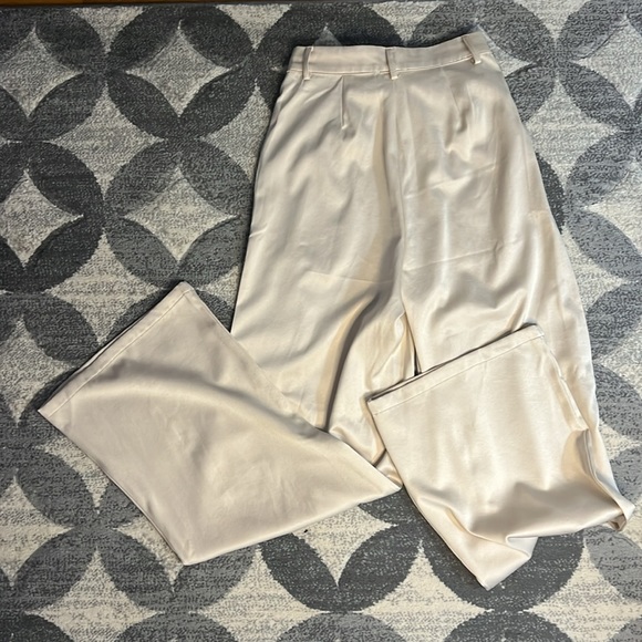 Princess Polly Satin Flare Pants US Size 0 - Picture 4 of 4